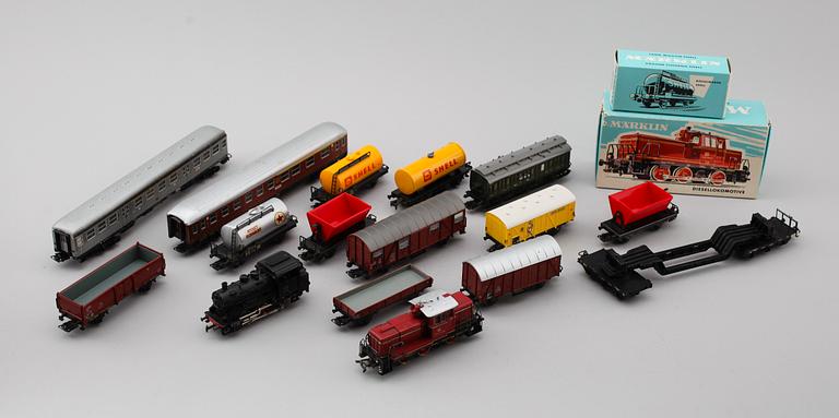 SAMLING MÄRKLIN, lok och vagnar.