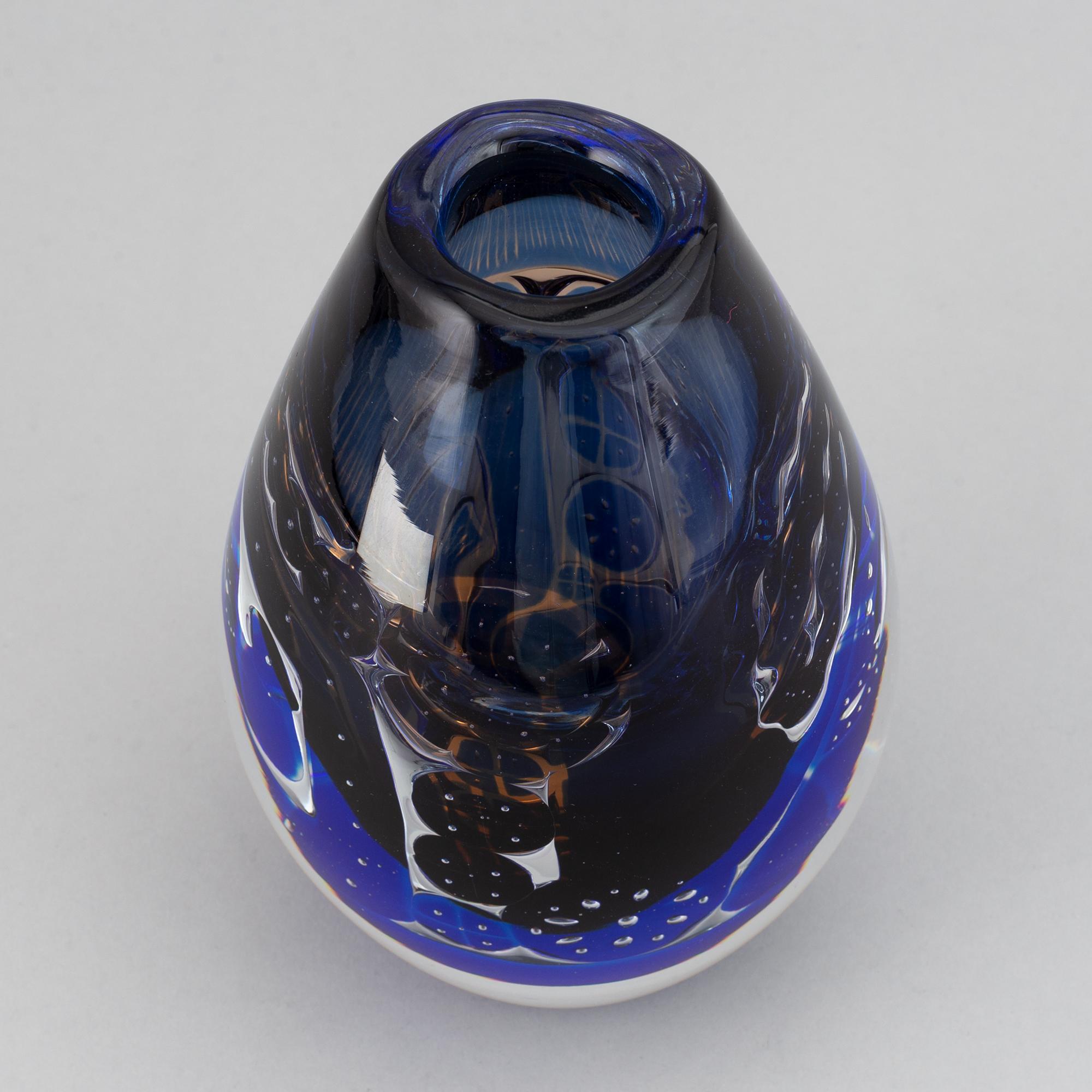 Edvin Öhrström, vase, glass, Ariel, "Flickan och Duvan", Orrefors.