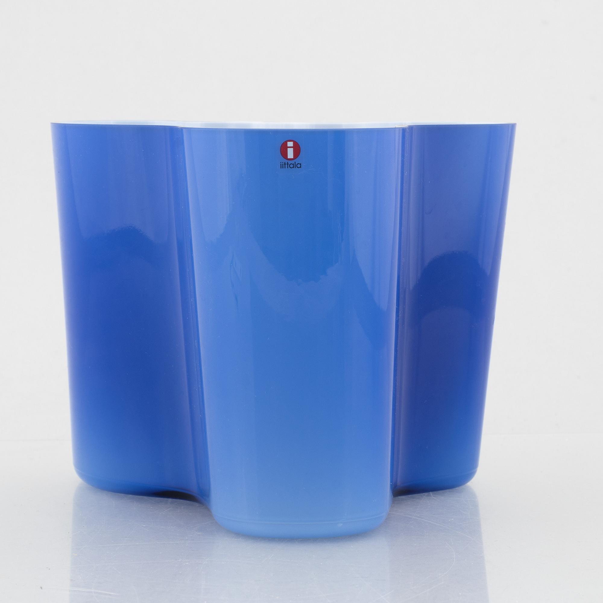 Alvar Aalto, anniversary vase, Finland 100 years, glass, model 3030, Iittala, Finland.