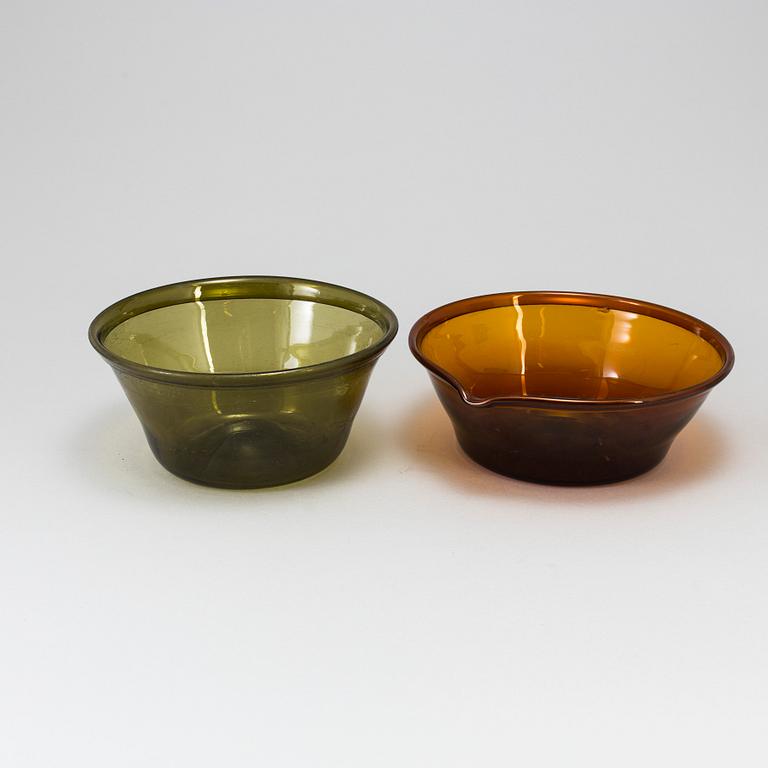 Fourteen glass bowls 19th century.