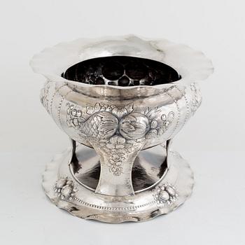 Jardinière, silver, C.G.Hallberg, Stockholm, 1913.