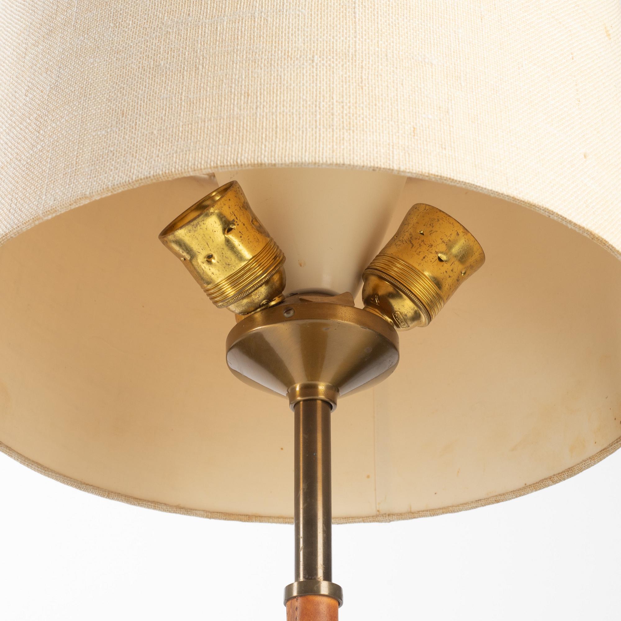 Bertil Brisborg & Åke Hultgren, a table lamp model "2043", Nordiska Kompaniet 1940s-50s.