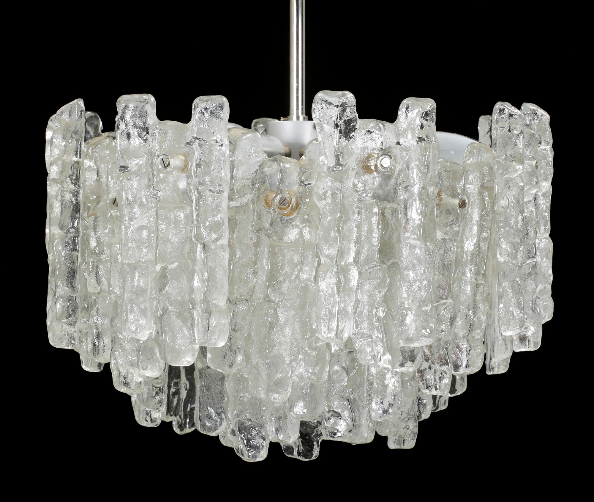TAKLAMPA, "Ice block chandelier", J.T Design, Kalmar, Österrike, 1960-tal. Höjd ca 70 cm.