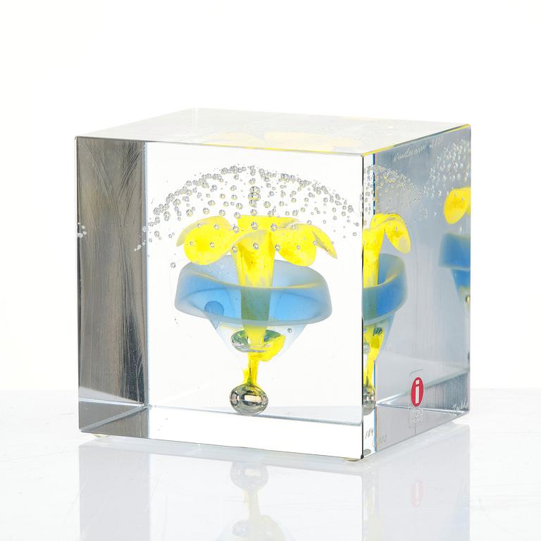 Oiva Toikka, a set of three cubic glass pieces, Nuutajärvi Finland 1989-2000.