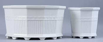 YTTERFODER, två st, porslin, "Waldemarsudde", Prins Eugen, Gustavsberg, modellen formgiven år 1915.