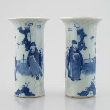 A group of four porcelain vases, Qing dynasty, 19th century/around 1900.