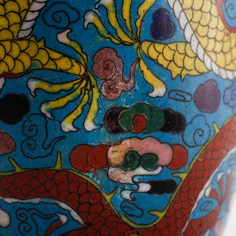 VAS, cloisonné, Kina, 1800-tal.