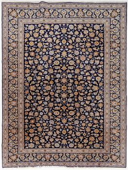 A Keshan carpet, approx. 405 x 300 cm.
