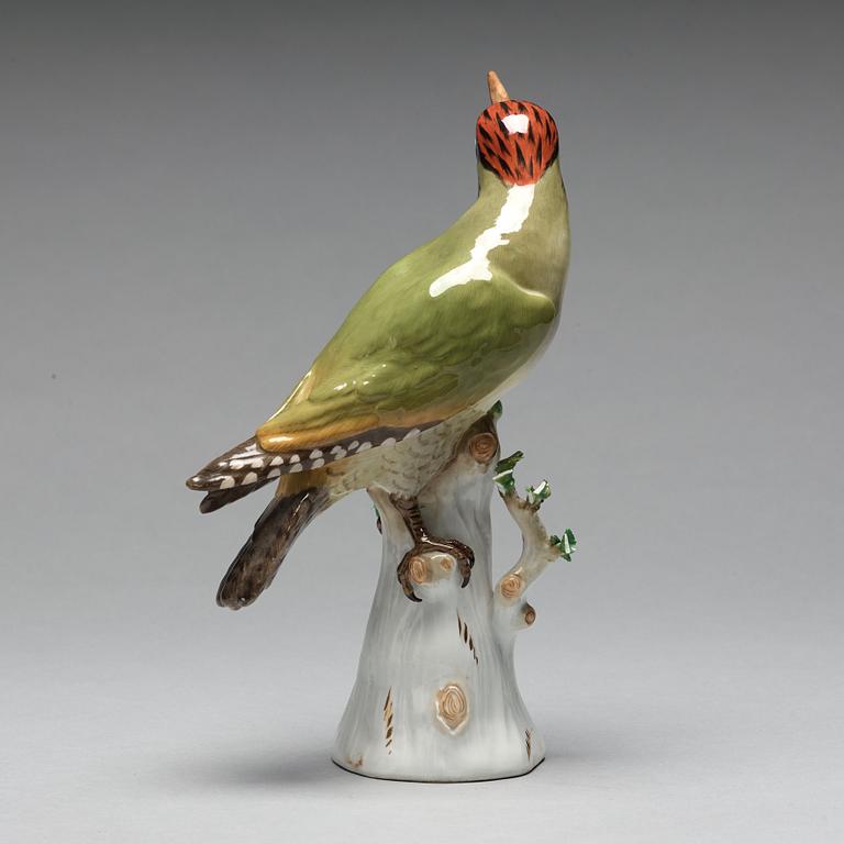 A Meissen figurine of a bird, 1890s.