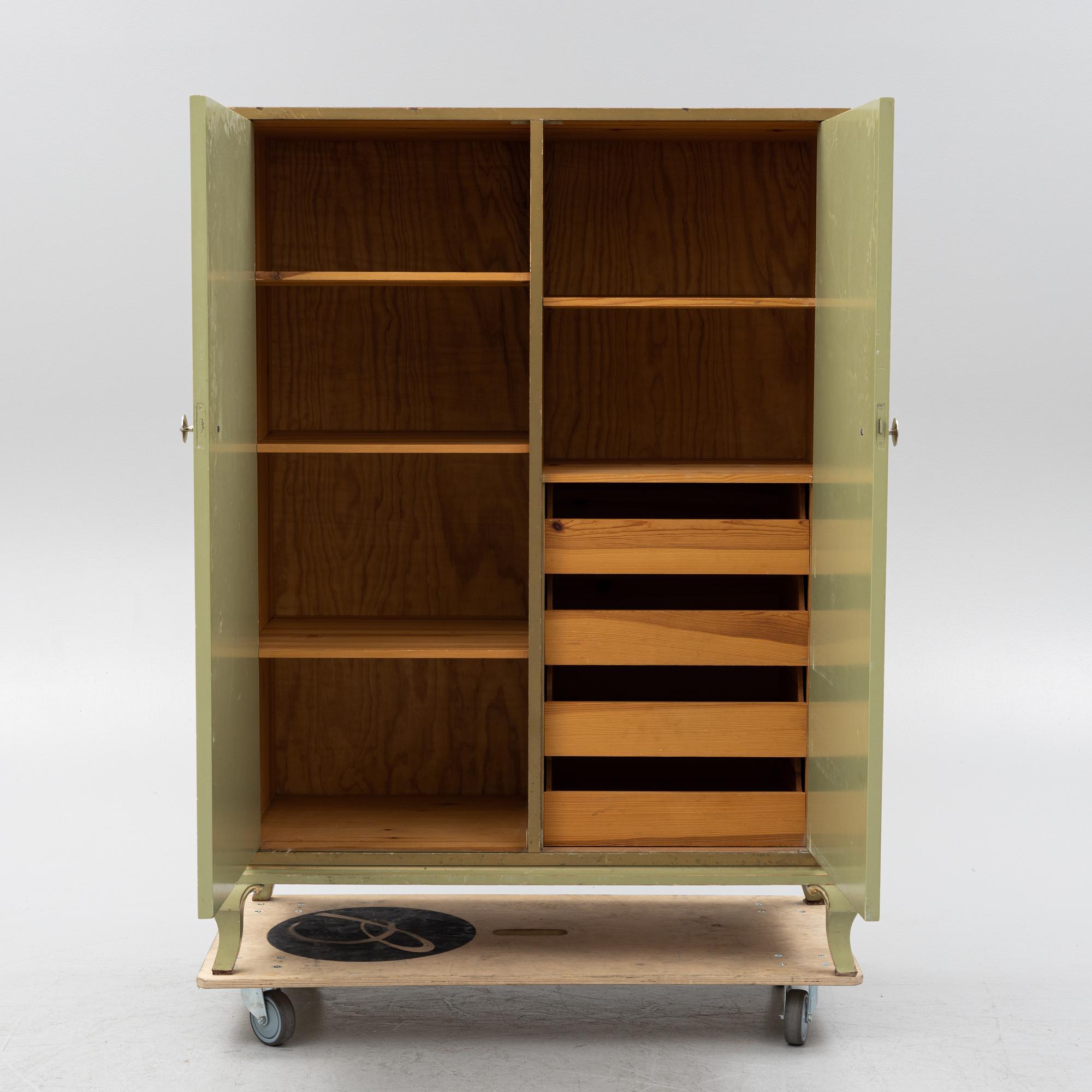 A Swedish cabinet, 1930's/30's.