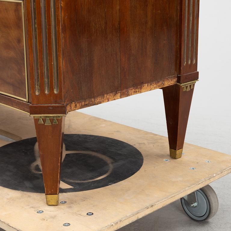 A Gustavian Style Chest of Drawers, mid 20th Century.