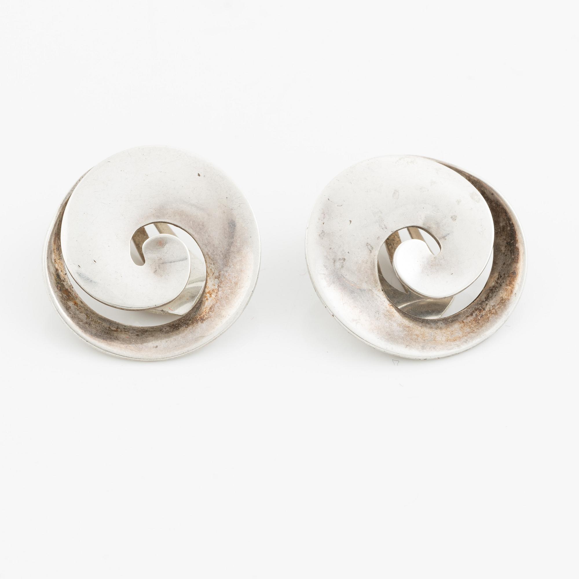 Vivianna Torun Bülow-Hübe, a pair of earrings, sterling silver, for Georg Jensen Denmark.