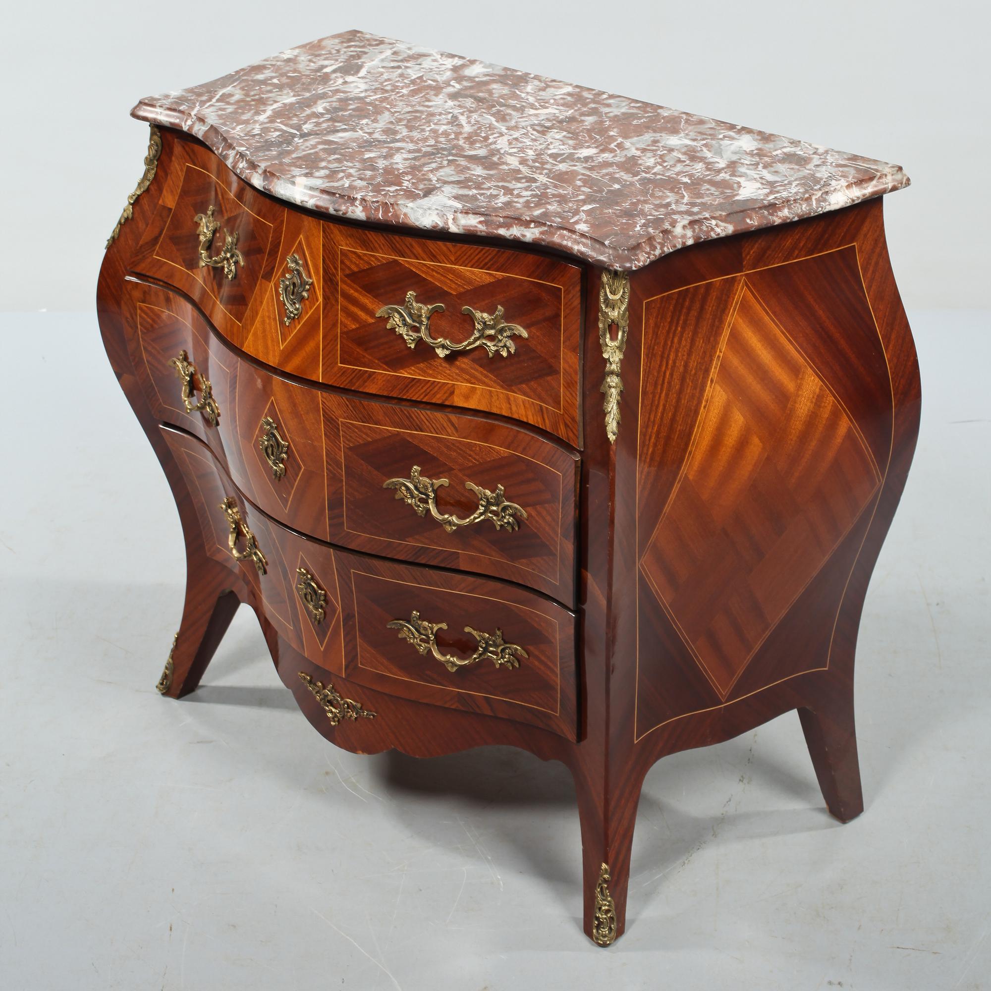 BYRÅ, rokokostil, 1900-talets andra hälft.