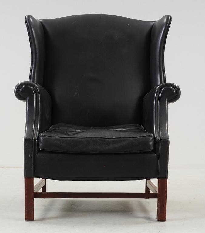 ÖRONLAPPSFÅTÖLJ, 1900-talets första hälft.