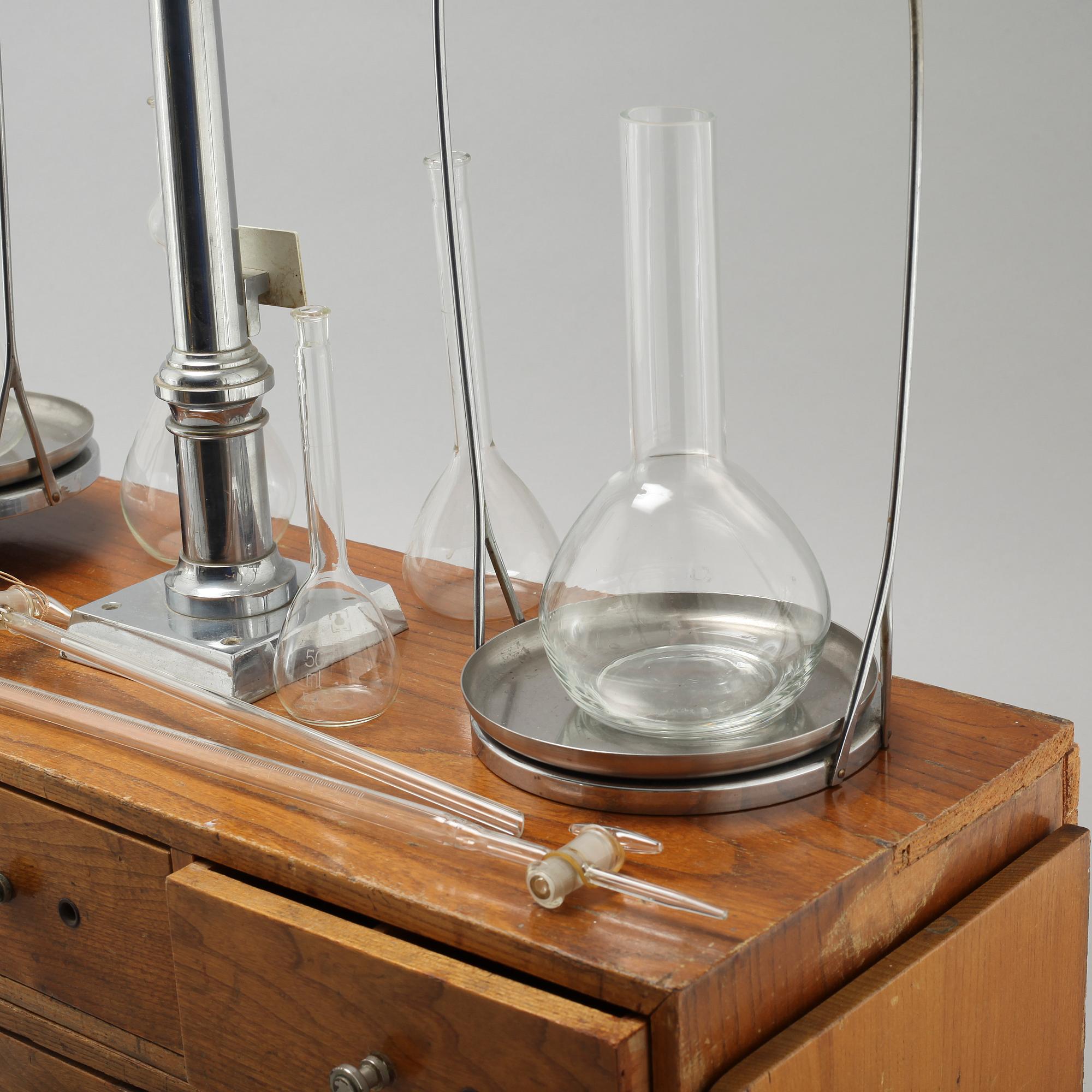 22 parts of laboratory equipment from the 20th century.