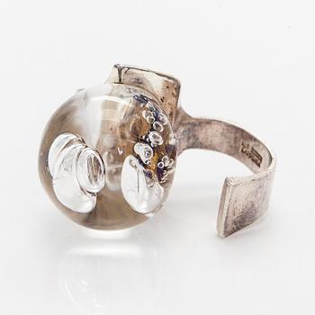 Björn Weckström, ring, "Förstelnad sjö",  silver, akryl, Lapponia 1975.