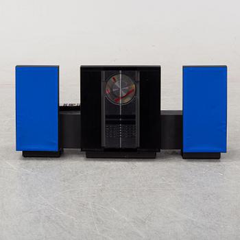 Bang & Olufsen, a 'BeoSound 3000' CD/Tuner, early 21th century.