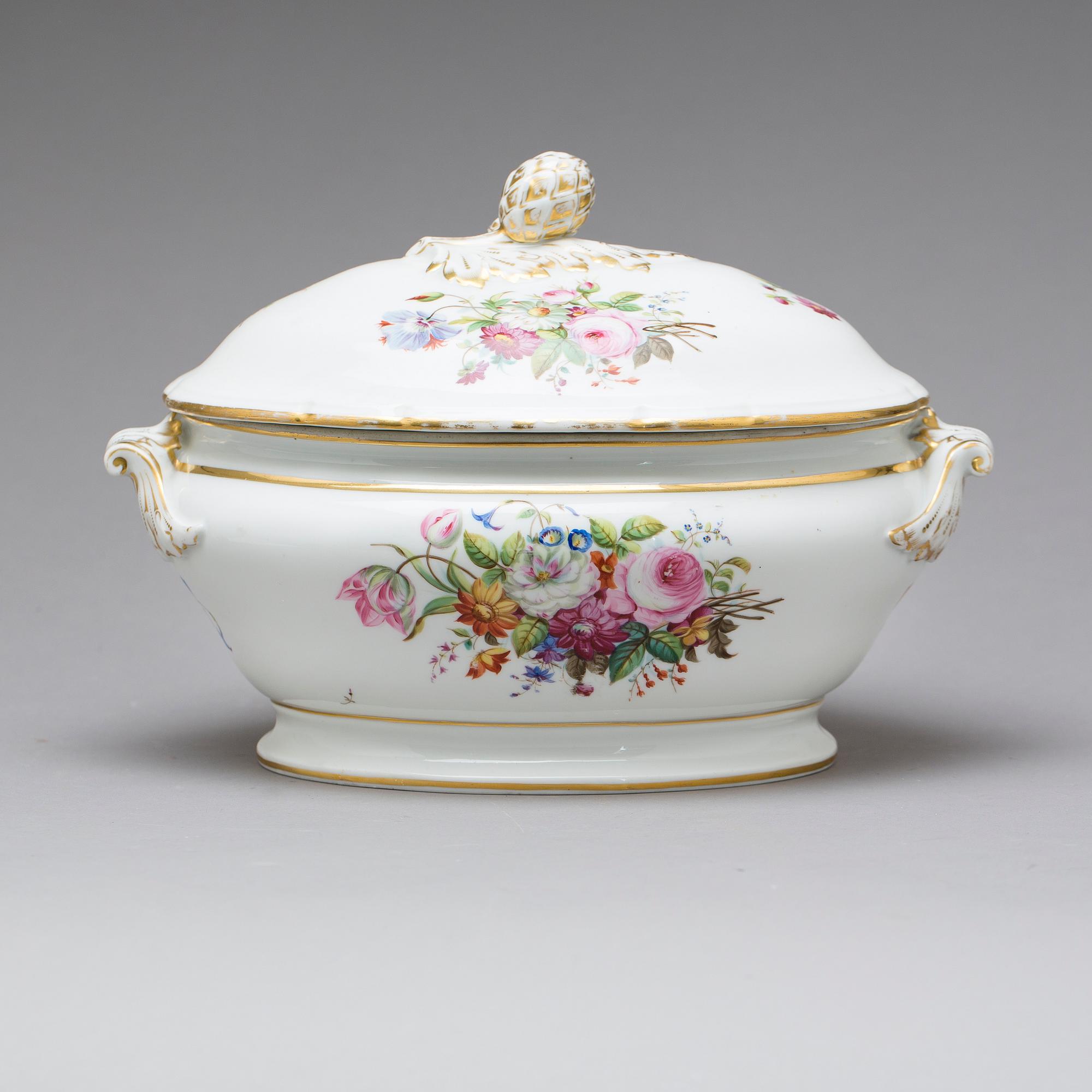 TERRIN med LOCK, porslin, 1900-tal.