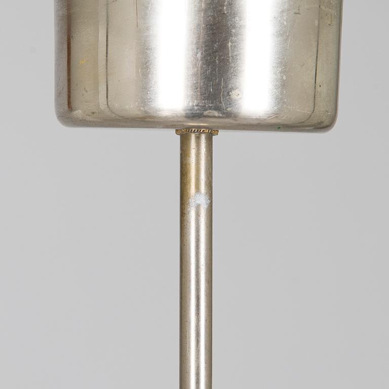 Paavo Tynell, kattovalaisin, malli 553 Taito 1930-luku.