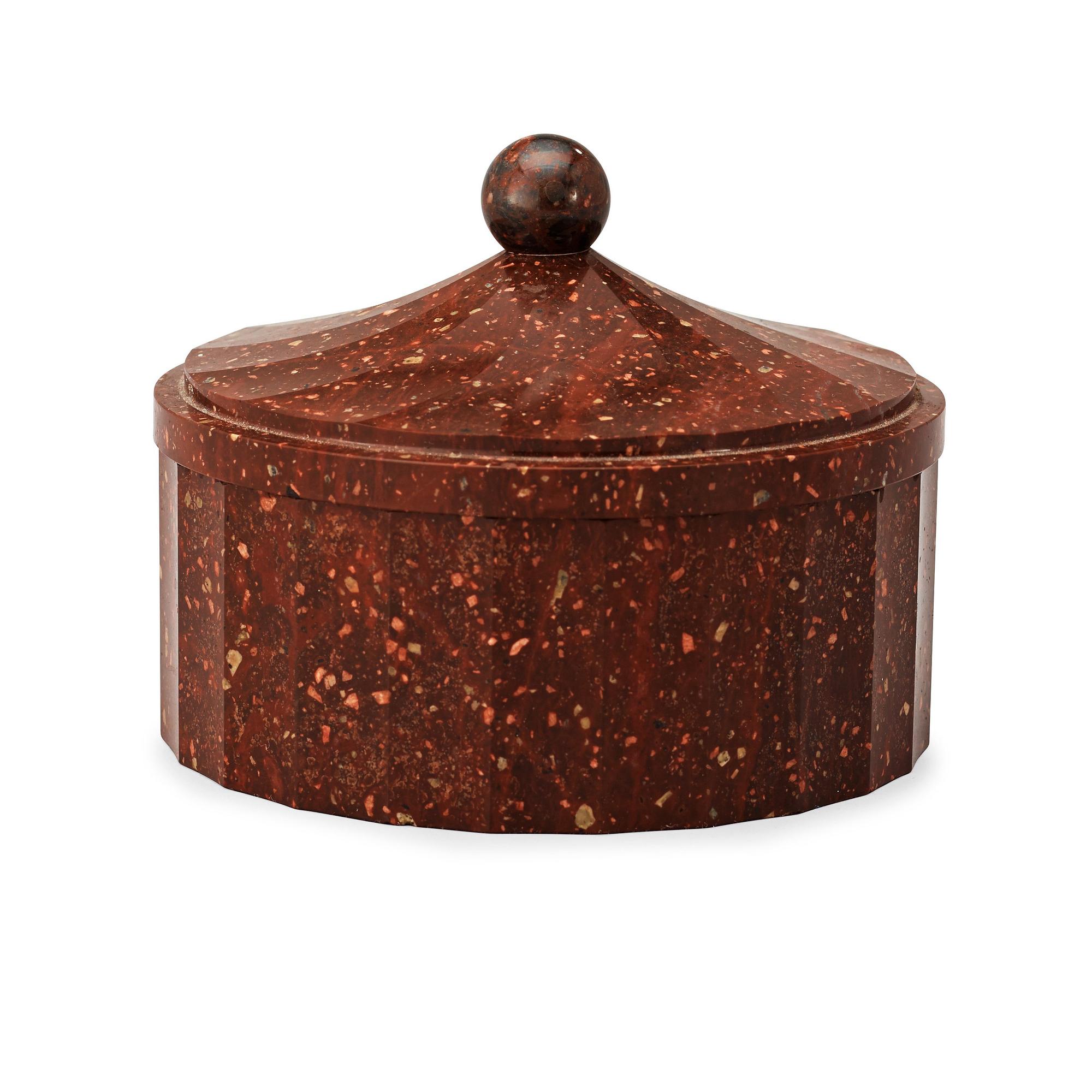 SMÖRASK MED LOCK. Älvdalen, 1800-talets början. Empire.