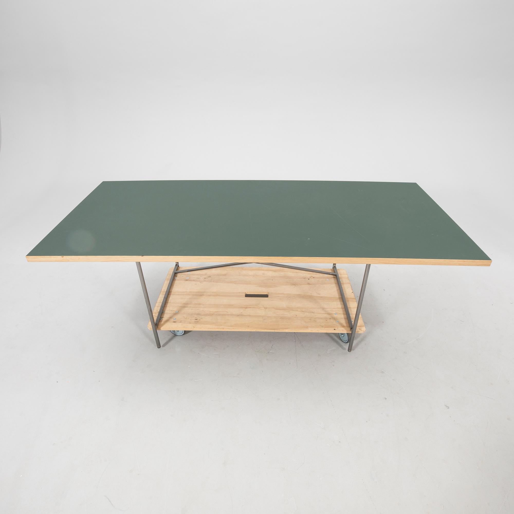 Egon Eiermann, bord för Richard Lampert. 2000-tal.