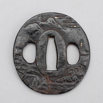 TSUBA, metall, Japan, signerad Jakushi, 1800-tal.