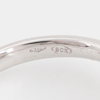 RING, med prinsesslipad diamant 1,50 ct, certifikat IGI.