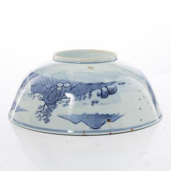 A blue and white porcelain bowl, China, Jiaqing (1796-1820).