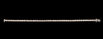 A BRACELET, brilliant cut diamonds c. 4.00 ct. 14K white gold. Length 18,5 cm, weight 13,8 g.