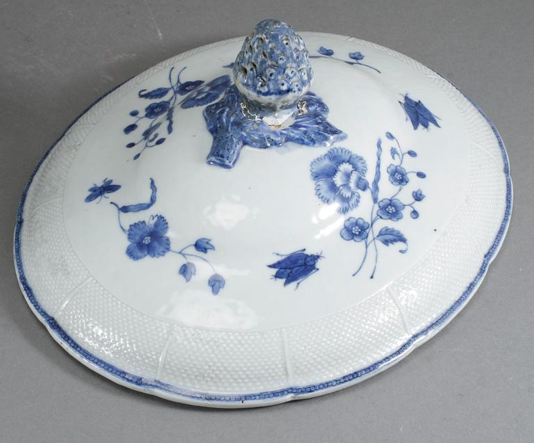 TERRIN, porslin, Kina, 1700-tal.