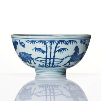 A blue and white bowl, late Ming dynasty, 17th century.