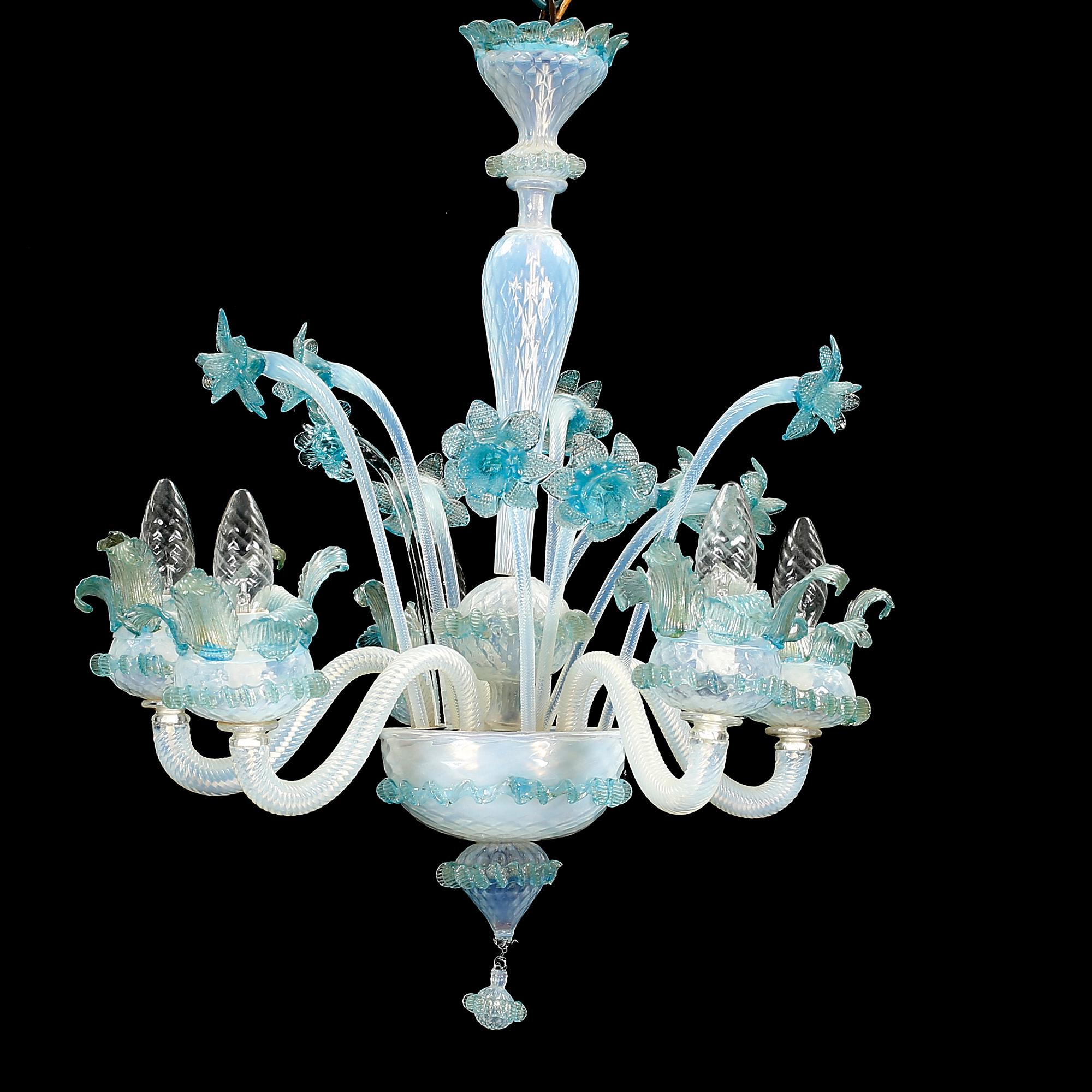 LJUSKRONA, glas, venetiansk stil, 1900-talets mitt. Höjd 62 cm.