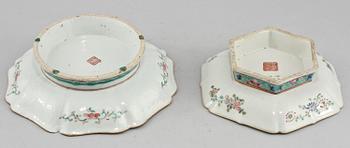 FAT, 2 st, porslin, Kina, omkring sekelskiftet 1900.