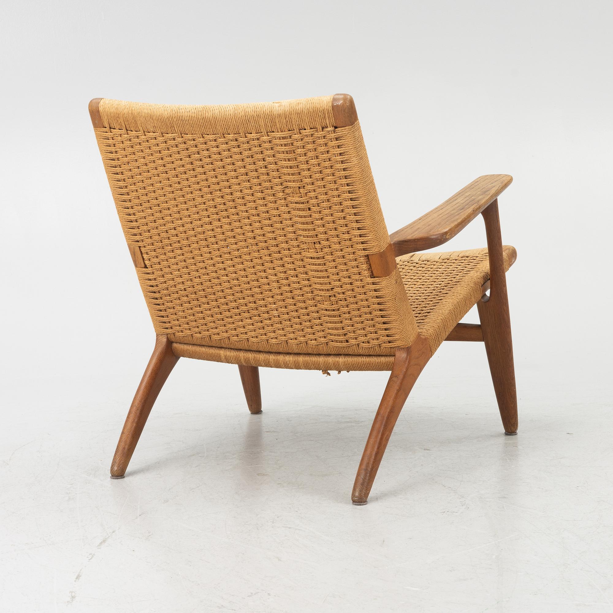 Hans J Wegner, a 'CH 25', Carl Hansen & Søn Møbelfabrik, Odense, Denmark.