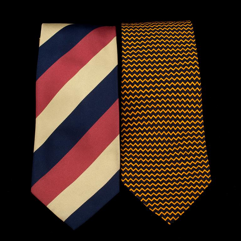 SOLMIOITA, 2 kappaletta, Pierre Balmain sekä Yves Saint Laurent.