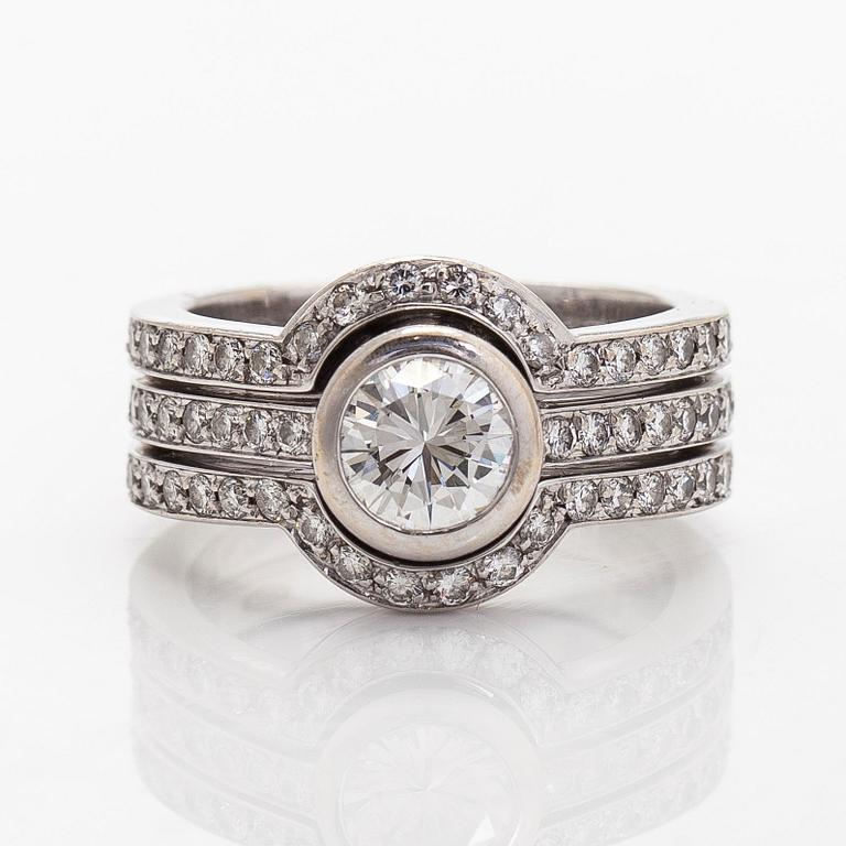 Ring, brilliant cut diamonds, 18K white gold, Italy 2005.
