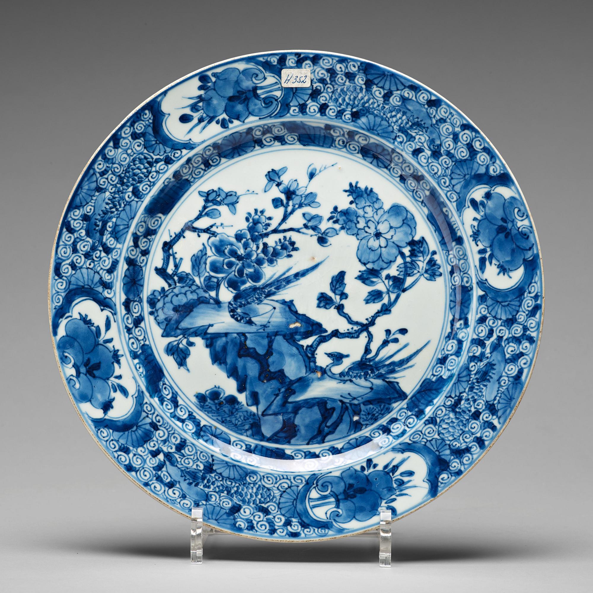 A group of six blue and white dishes, Qing dynasty, Kangxi (1662-1722).