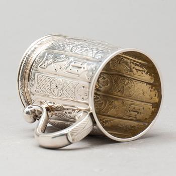 MUGG, silver, London, England, 1730. Vikt ca 238 g.