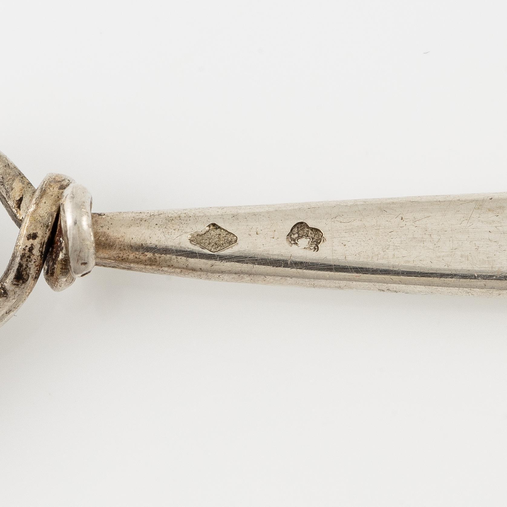 Vivianna Torun Bülow-Hübe, a brooch/pendant, silver with stone.