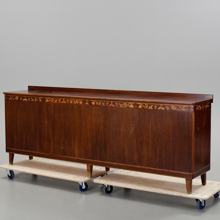 SIDEBOARD, 1920-30-tal. Möjligen Carl Malmsten.