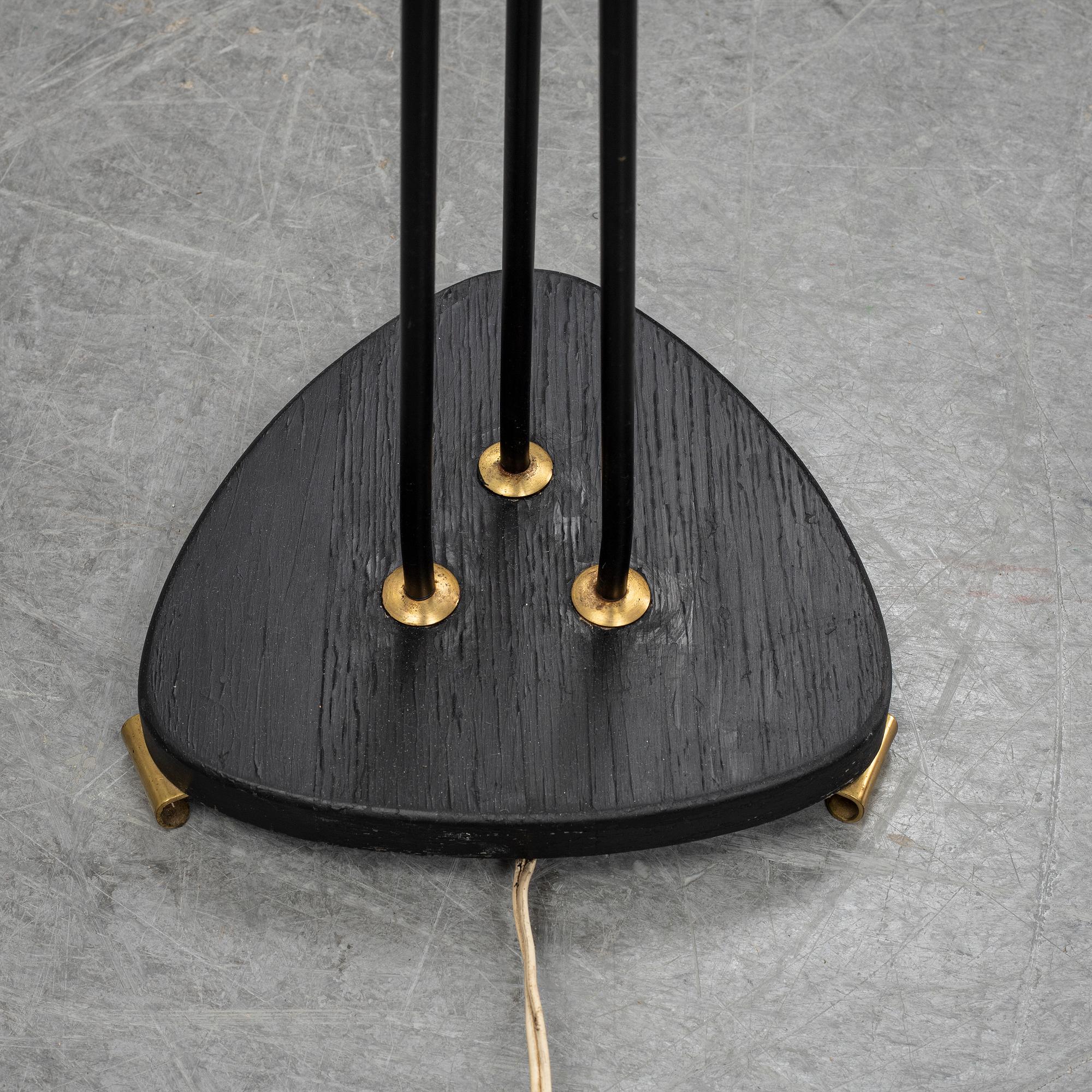 A late 20th Century ceiling light.