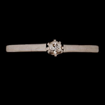 RING, 18k vitguld med briljantslipad diamant, 0.15 ct, Trege Guldsmedsaktiebolaget, Göteborg, 1948. Vikt 1 g.