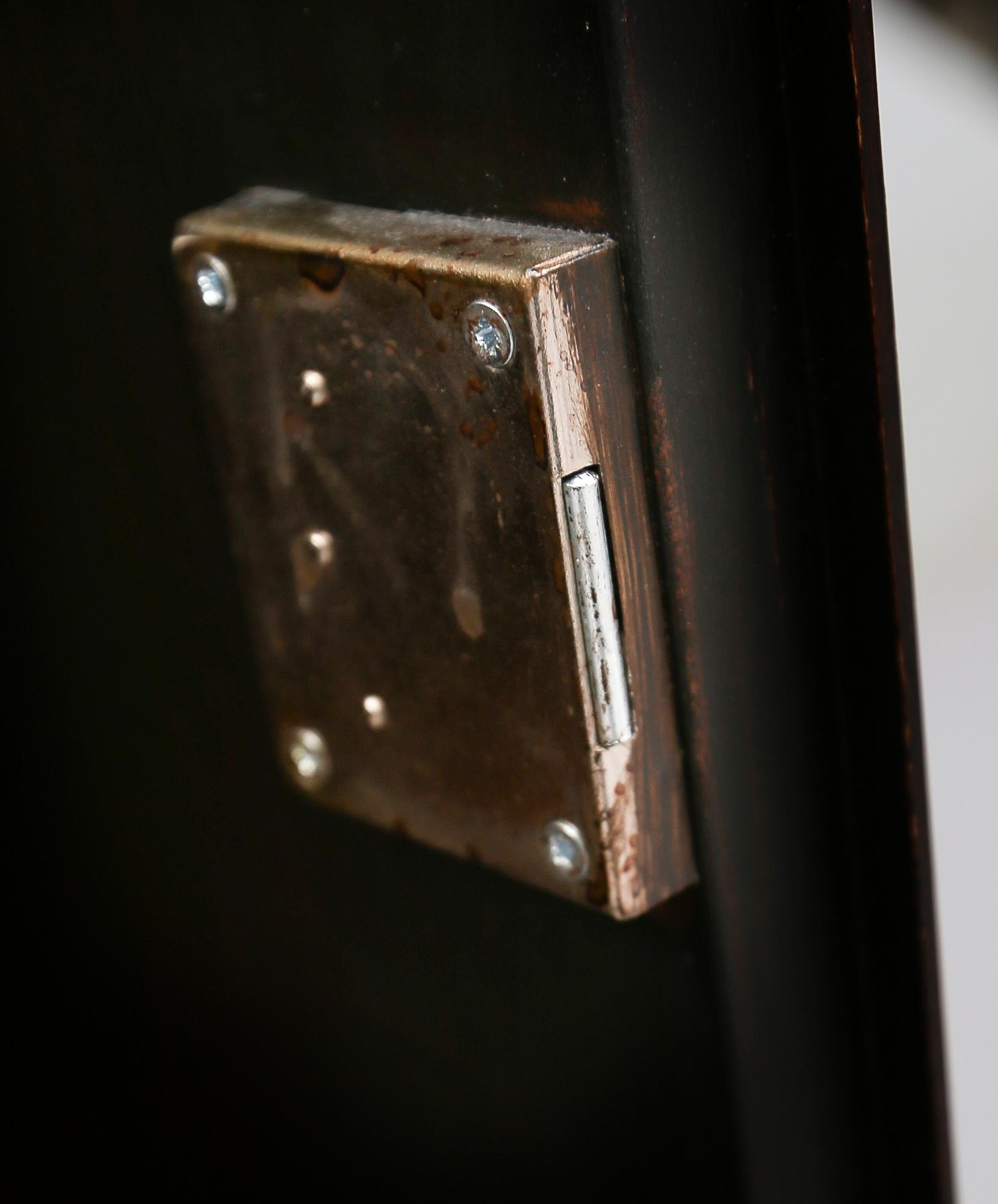 SÄNGBORD, 1 par, rokokostil, för Nationalmuseum, 1900-talets andra hälft.