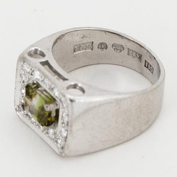 18K white gold, brilliant-cut diamond and tourmaline ring.