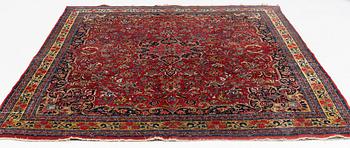 A semi-antik Bidjar carpet, ca 297 x 237 cm.