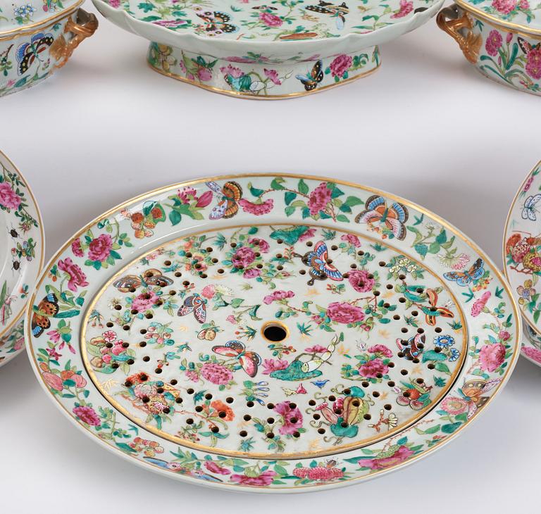 A famille rose 'Chinese Export' Canton dinner service, Qing dynasty, 19th Century. (109 pieces).