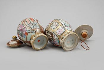 TEDOSOR, 2 st, porslin, Kina, 1700-tal.