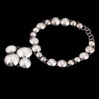 HALSBAND, silver, enligt uppgifter Charlotte Bonde.
