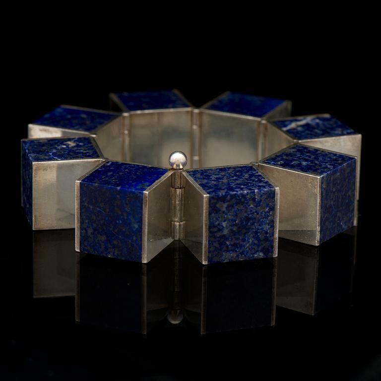 POUL TRIGE SØRRESIIG, ARMBAND, sodalit, silver. Danmark, 1963 - 1972.