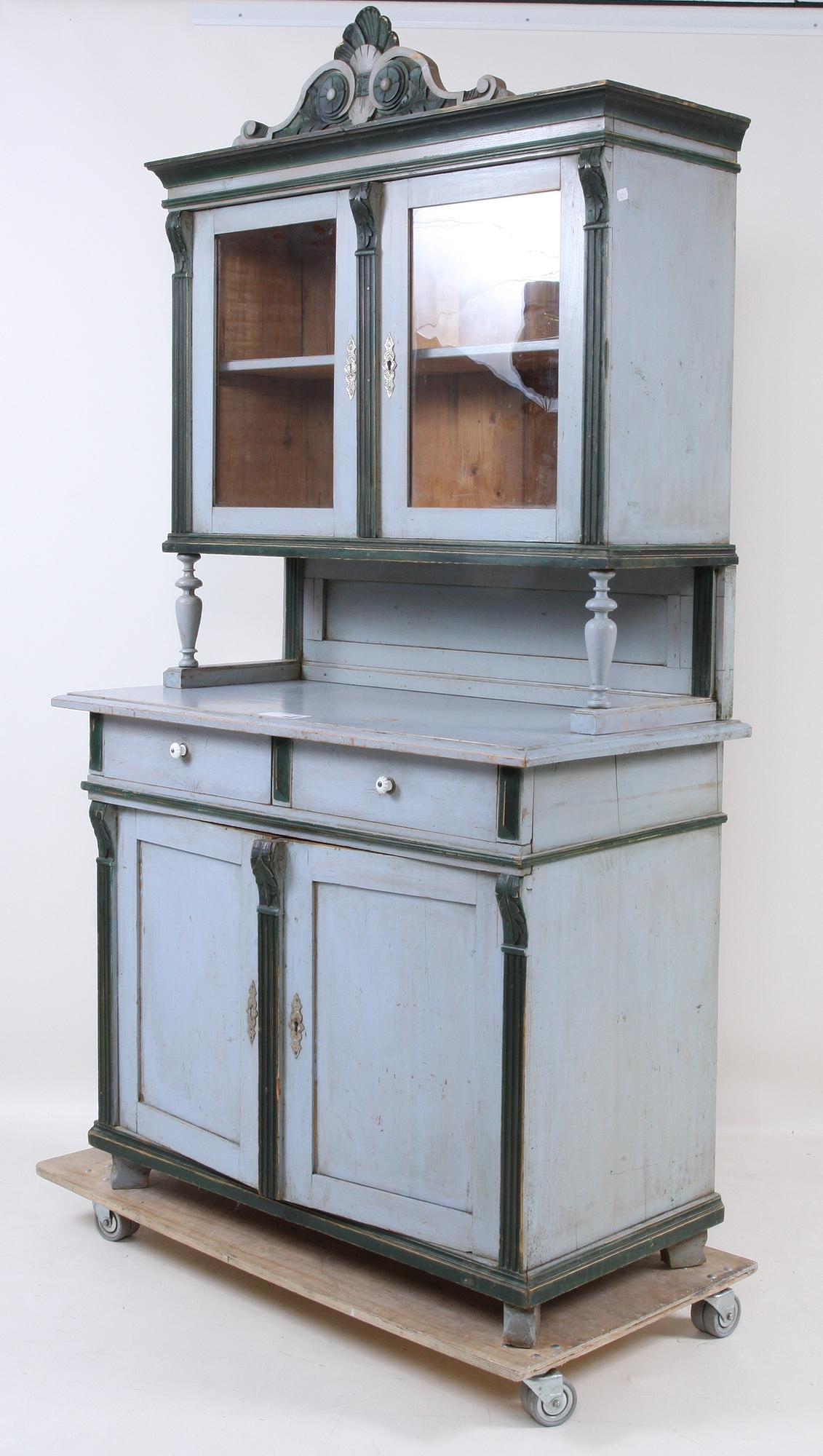 VITRINSKÅP, nyrenässans, omkring sekelskiftet 1800/1900.